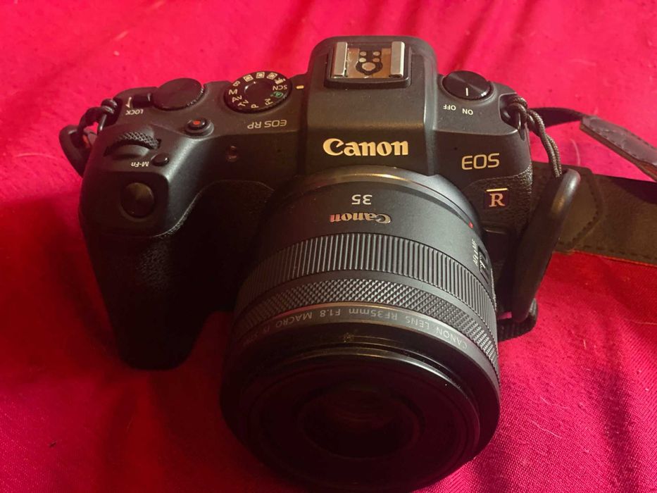Aparat Canon EOS RP, obiektywy 35mm, 50mm, 55-250mm, plecak
