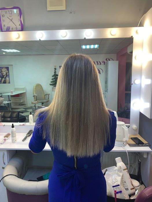 Услуги парикмахера  50% скидка на любое окрашивание.