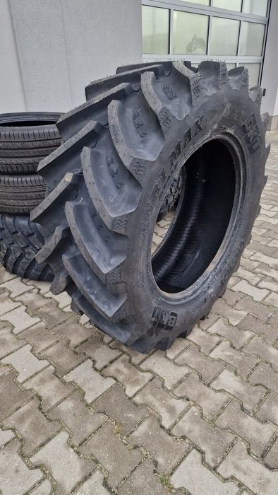 Opona 440/65r28  BKT