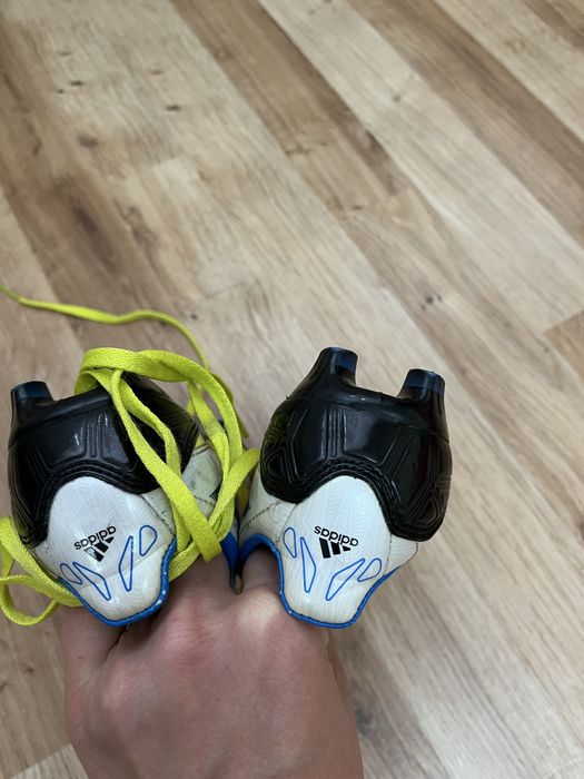 Buty sportowe do piłki nożnej chlopięce 28