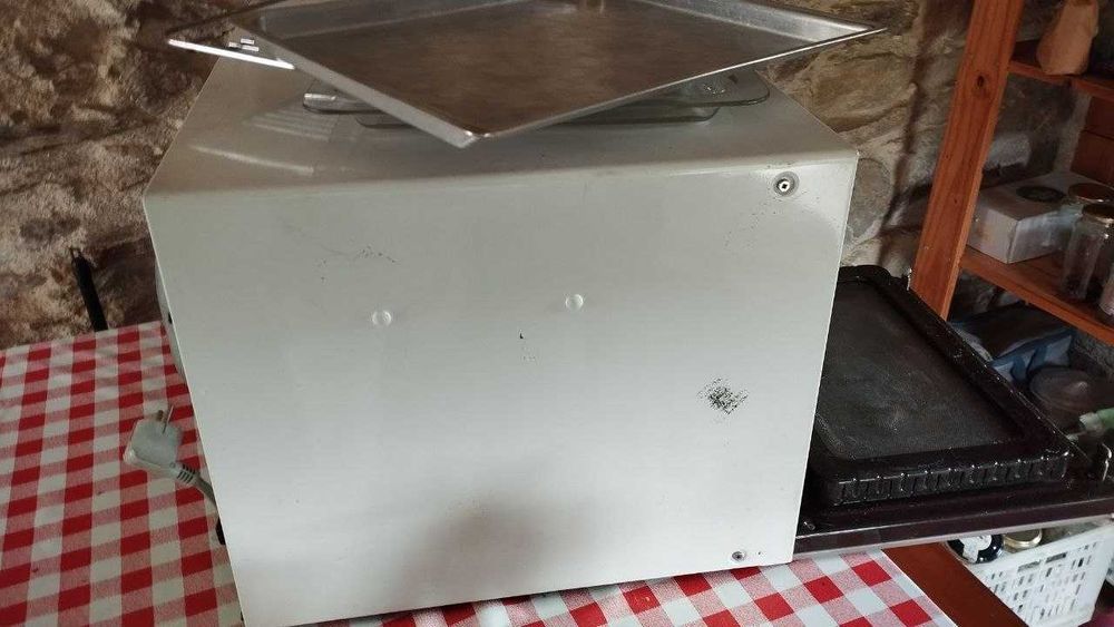 Micro-ondas Bosch HMG 8420 com Grill – Bom Estado