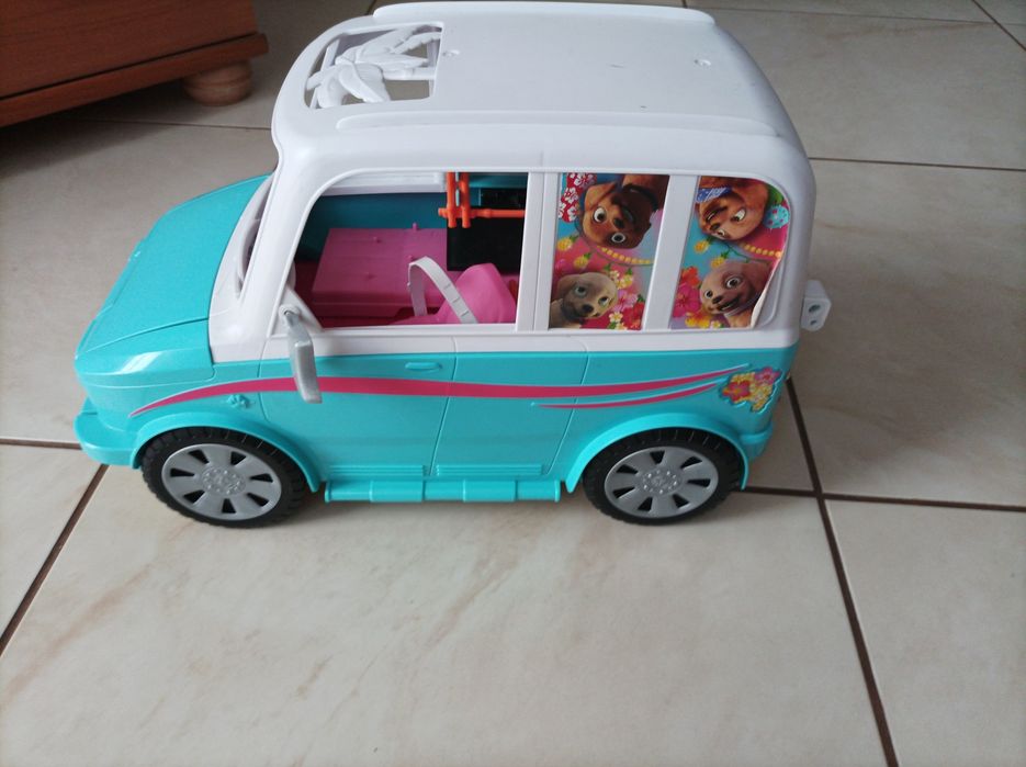 Kamper.   Barbie