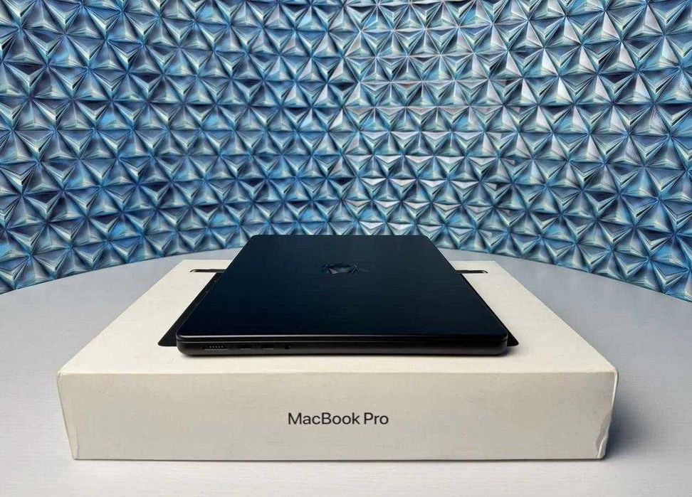 MacBook Pro 14 2023 M3 Pro 18/512Gb (20 циклов)