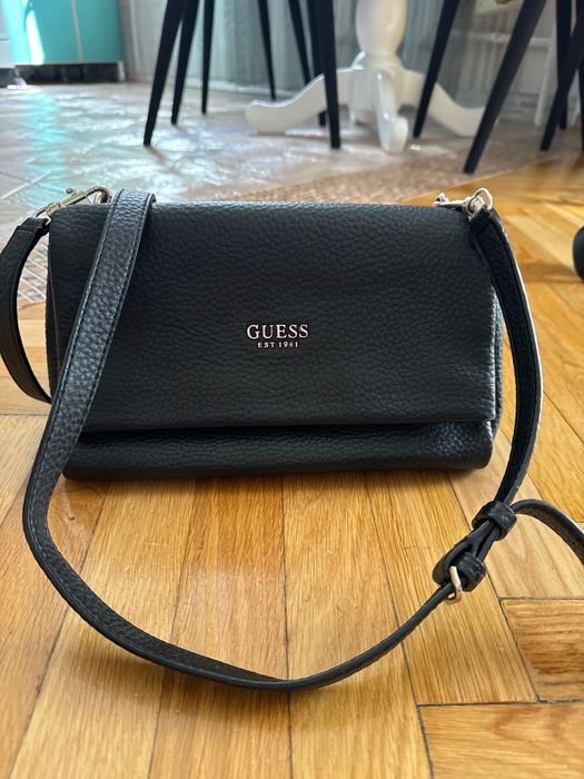 Сумочка чорна Guess