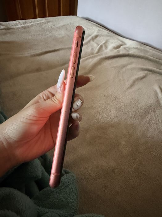 Продам iPhone XR