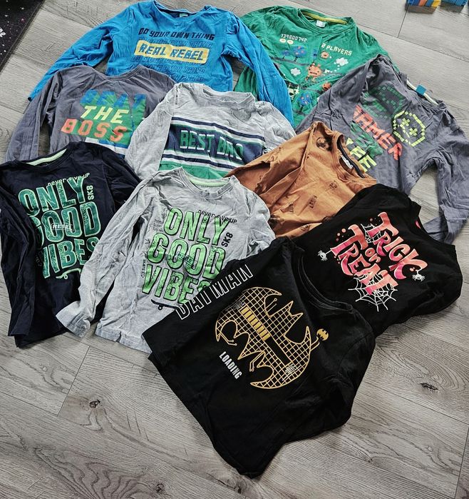 Paka koszulek chłopięcych.