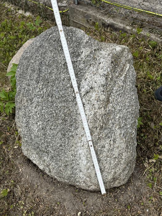 Oddam kamień polny