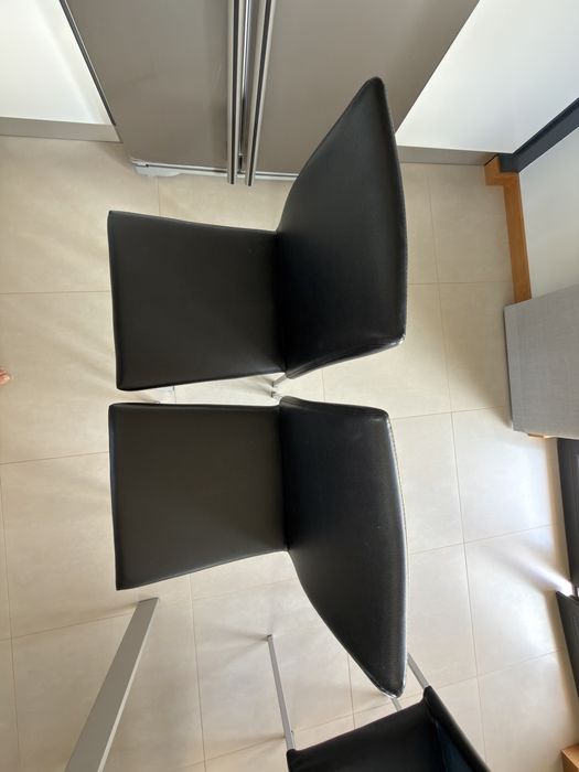 Vendo mesa em vidro trmperado + cadeiras