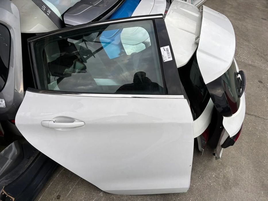 Porta Tras Esquerda Peugeot 208 do ano 2015