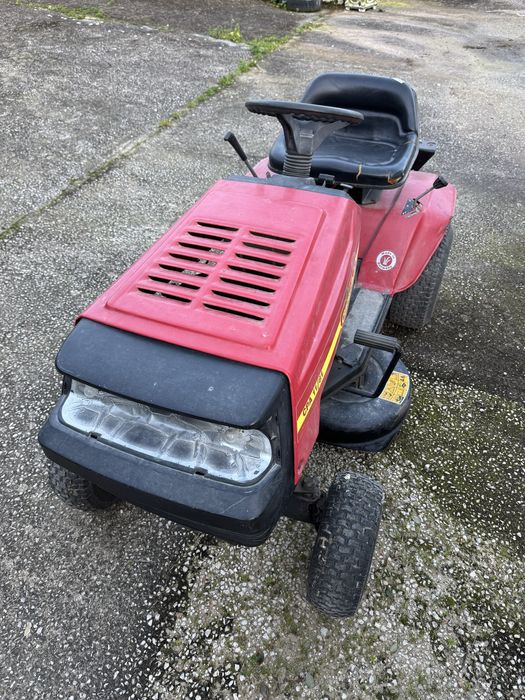 Trator Corta Relva Central Park