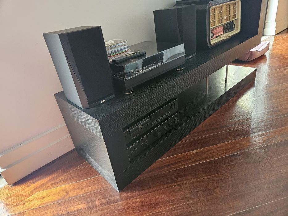 Móvel tipo estante preto BoConcept
