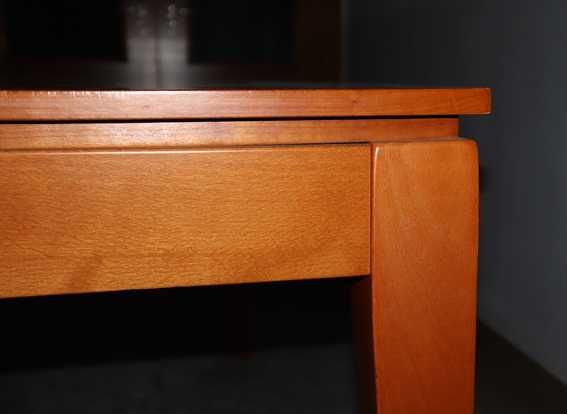 Mesa em cerejeira maciça