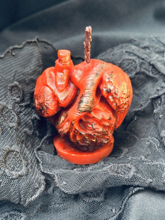 Świeca z naturalnego wosku pszczelego – anatomiczne serce | handmade