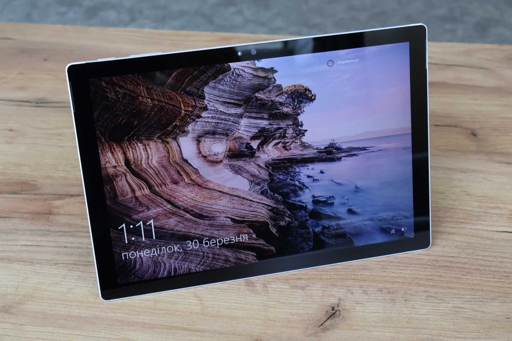 Планшет Microsoft Surface Pro 4 12.3" 1724 /I5 2.4GHz/4Gb/128Gb SSD Windows 10 Pro