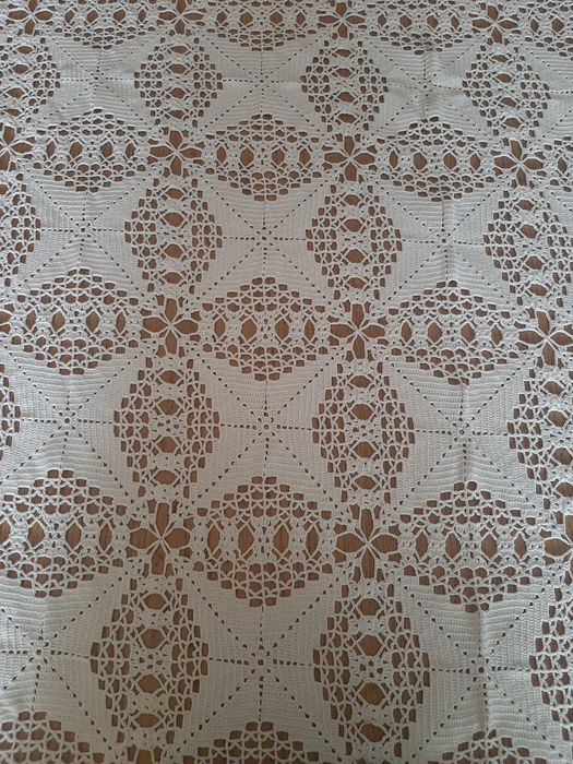 Toalha de mesa em croché.