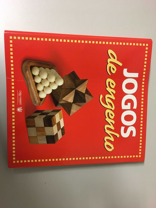 Coleção de 60 jogos de engenho com fascículos e 2 dossiers de aquivo