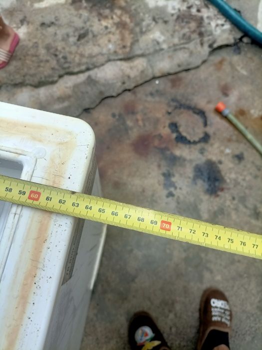 Arca em bom estado a funcionar perfeitamente  para desocupar