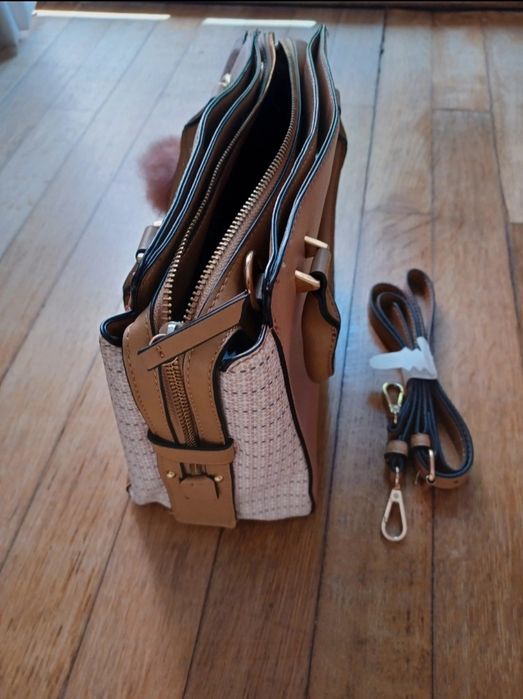 Mala Parfois em tons rosa e castanho