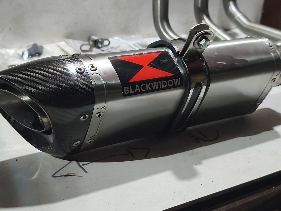 Escape Black widow Yamaha MT 09/ tracer/Xsr