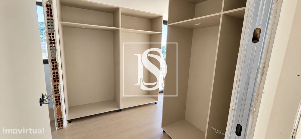 T2 Novo com Varanda e Garagem em Nogueira, Braga | 359.000 €