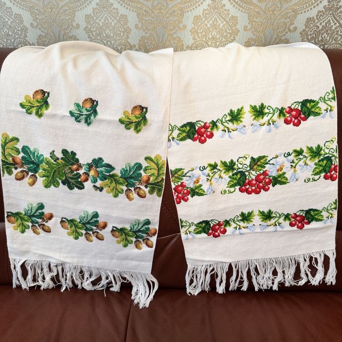 Вишиті рушники ручноі роботи