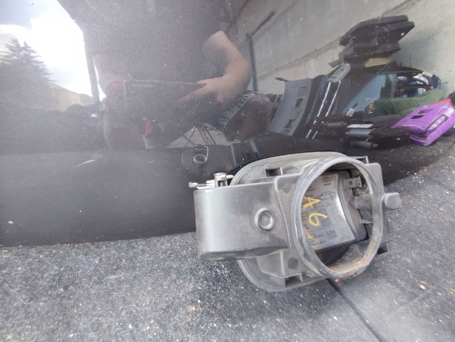 Кришка бензобаку зовнішня АУДІ А6 С6  2.7 ТДІ