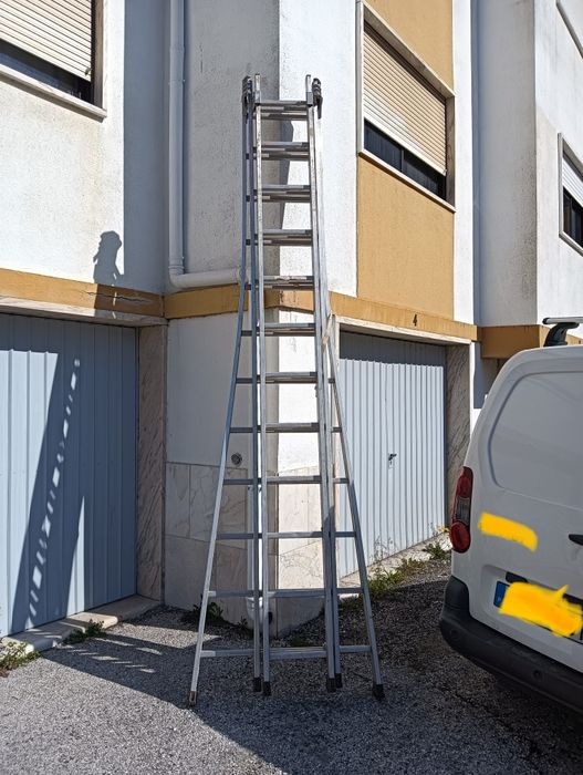 Escada de 3 lances, com 3 metros cada.