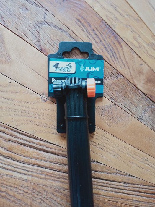 Pompka do roweru  na dwa rodzaje wentyla  nowa