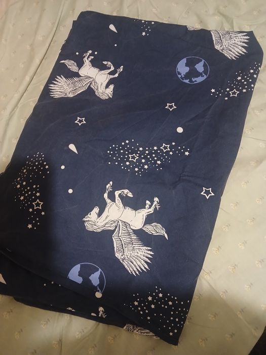 Продам простирадло з єдинорогами