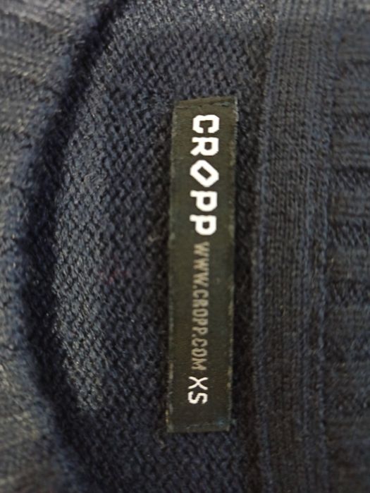 Sprzedam dwa swetry, rozmiar XS