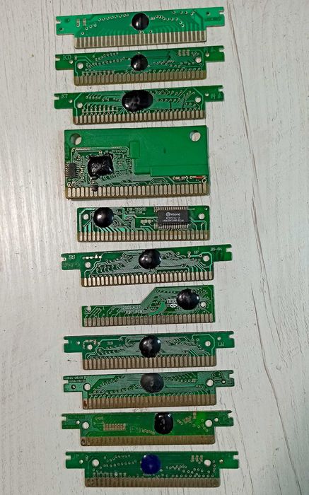 Игровые картриджи. 11 штук.