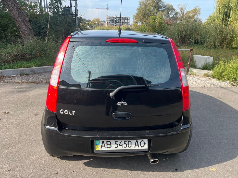 Авто Міцубісі Кольт