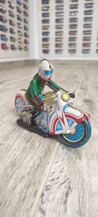 Stary zabawkowy motocykl MS-702