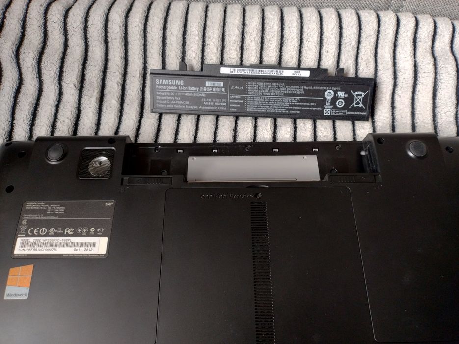 Laptop/ Notebook  Samsung Series5 NP550P7C Win8  17,3" i7