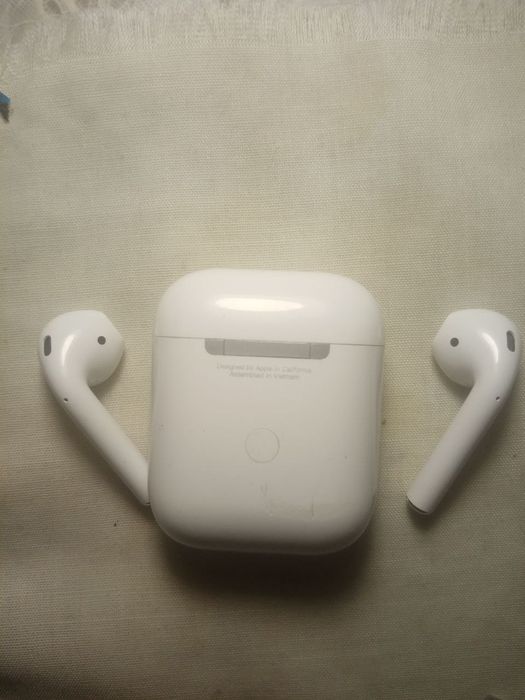 Bluetooth наушники Apple