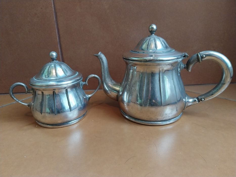 Stary dzbanek i cukiernica, posrebrzane, sygnowane