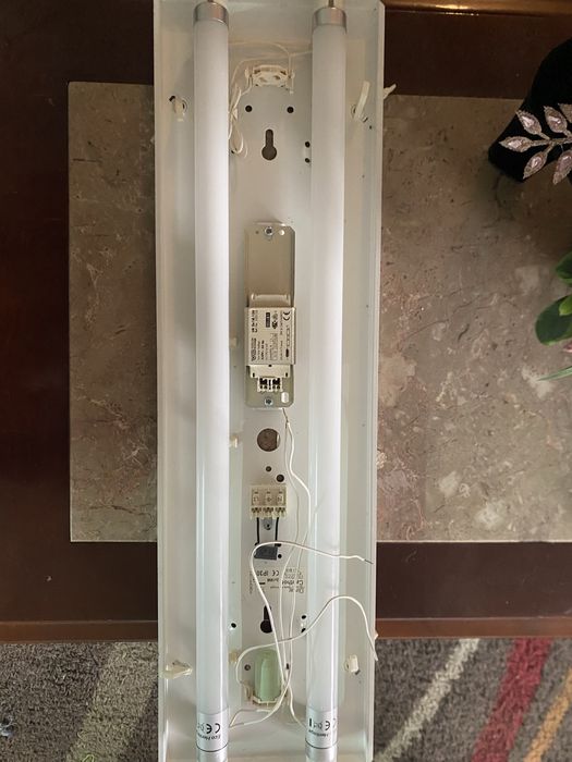 Condeiero de teto com duas lampadas