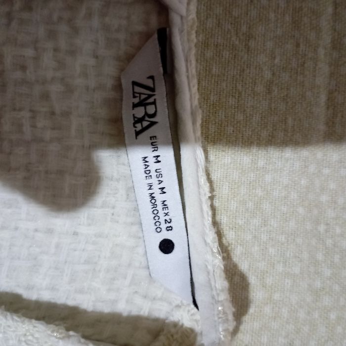 Blusa feminina bege, Zara.