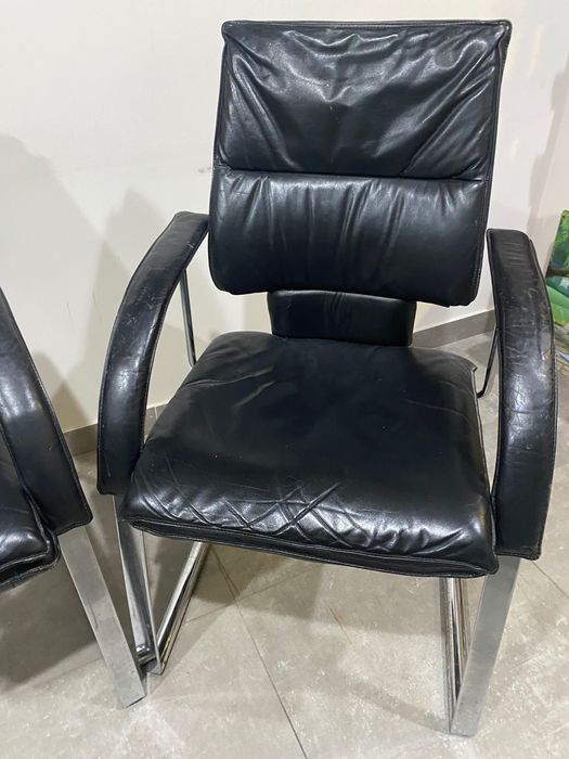 2 Cadeiras em pele