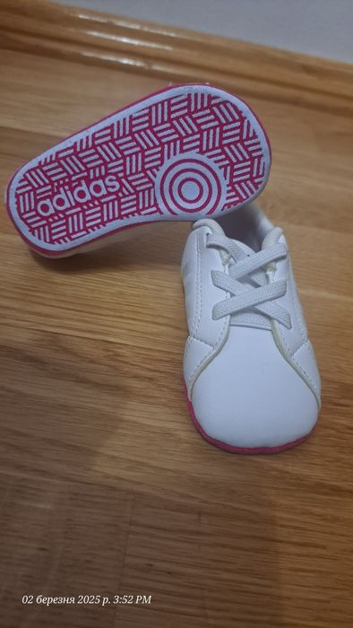 Adidas пінеточки для дівчинки