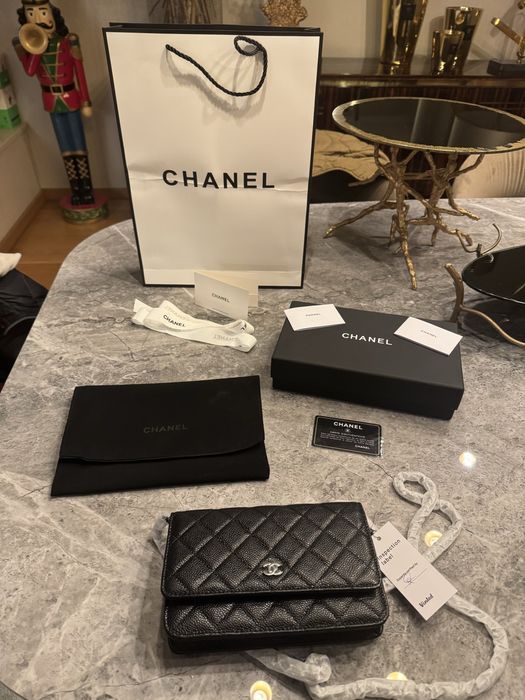 Channel bag wallet on chain