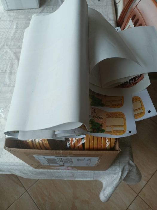 Nakrętka, naklejki na miód.