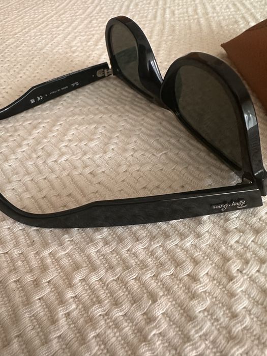 Vendo oculos de sol Ray-Ban pretos novos