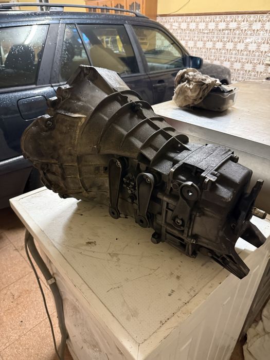 Caixa mercedes 220  (com defeito)