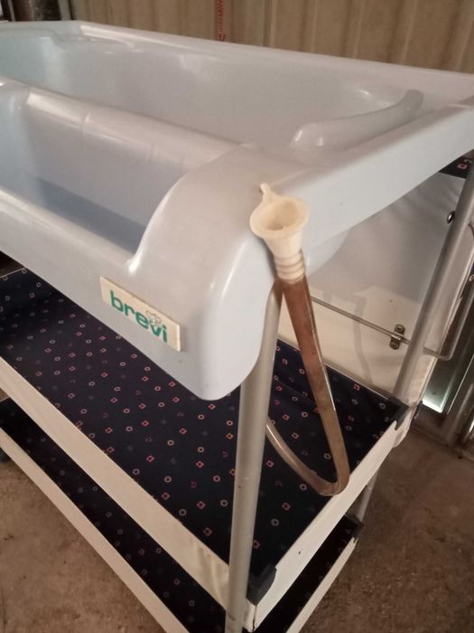 Banheira de bebé com suporte