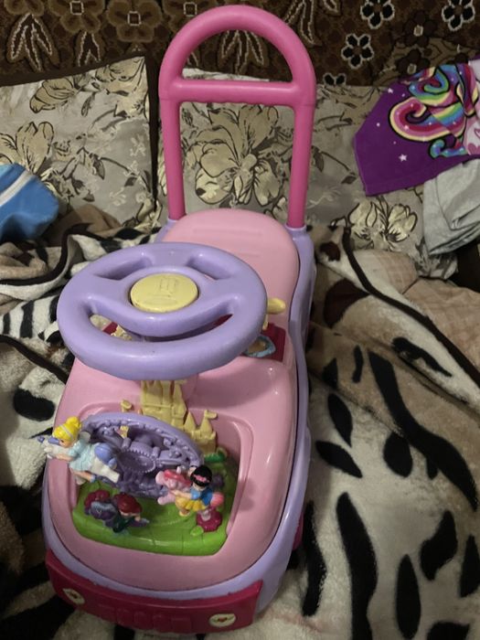 Машинка толокар