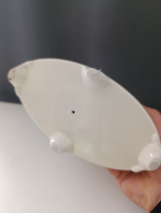 Фарфоровая конфетница