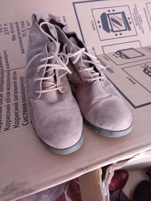 Продам взуття бу
