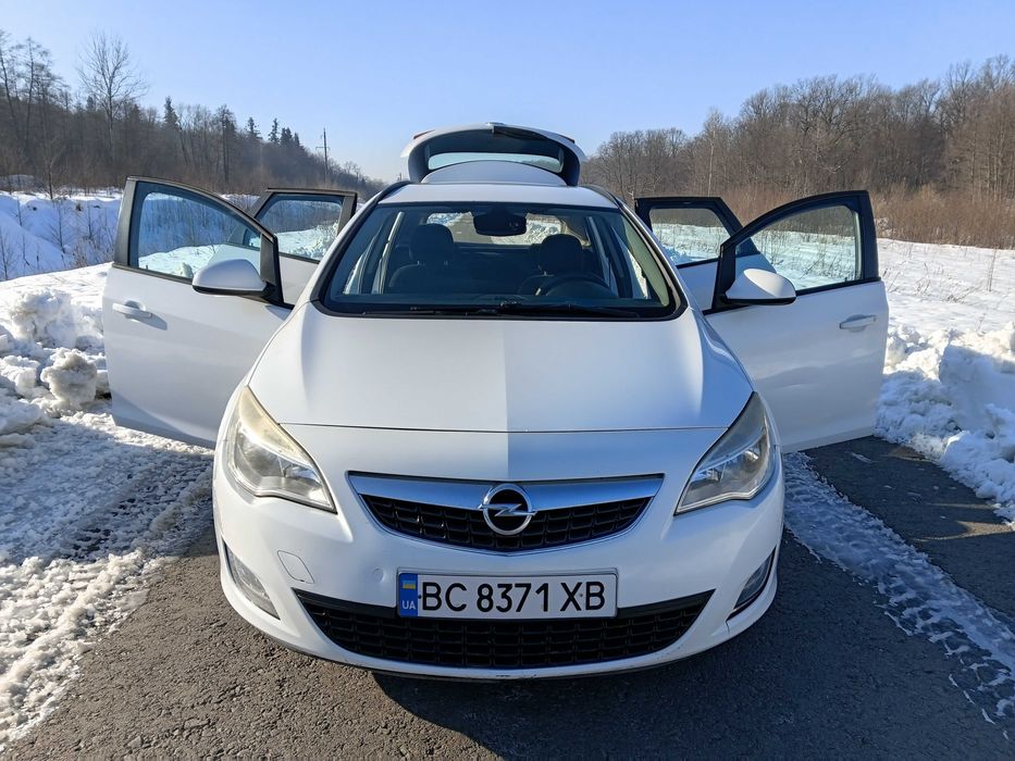 Продам Опель Астра 2011р.