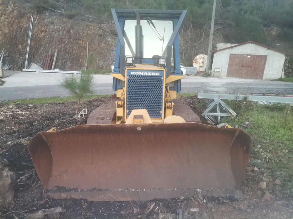 Máquina de rastos Komatsu D37